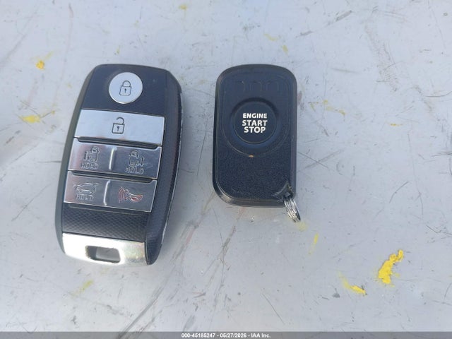 45185247 :رقم المزاد ، KNDMC5C10F6052146 vin ، 2015 Kia Sedona Ex مزاد بيع