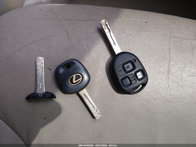 2004 Lexus Es 330 მანქანა იყიდება აუქციონზე, vin: JTHBA30G445006217, აუქციონის ნომერი: 45185268