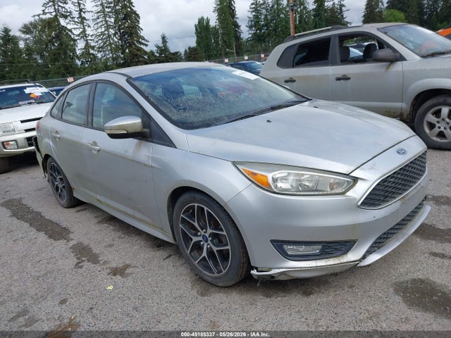 45185337 :رقم المزاد ، 1FADP3F28FL358418 vin ، 2015 Ford Focus Se مزاد بيع