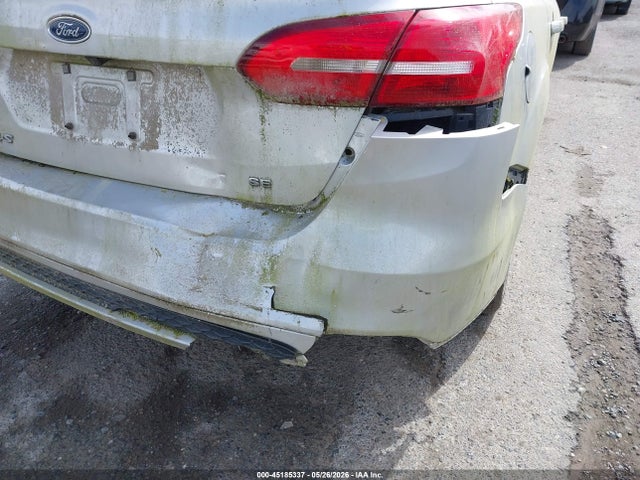 45185337 :رقم المزاد ، 1FADP3F28FL358418 vin ، 2015 Ford Focus Se مزاد بيع