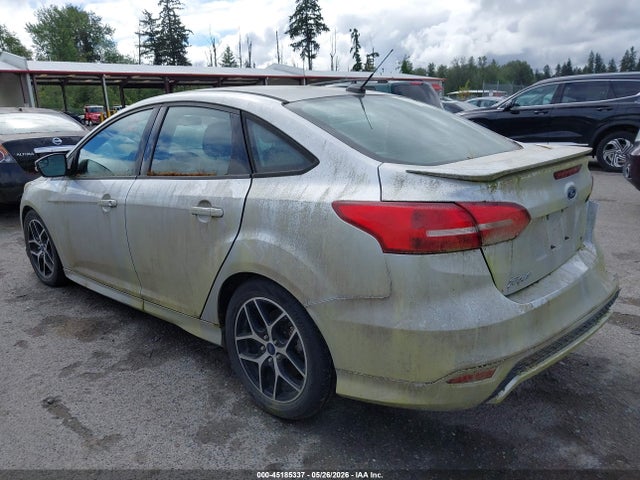 45185337 :رقم المزاد ، 1FADP3F28FL358418 vin ، 2015 Ford Focus Se مزاد بيع