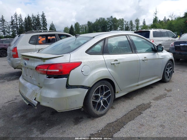 45185337 :رقم المزاد ، 1FADP3F28FL358418 vin ، 2015 Ford Focus Se مزاد بيع