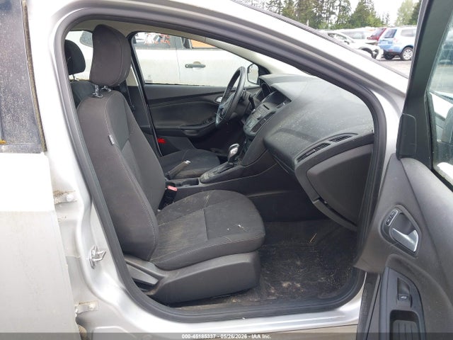 45185337 :رقم المزاد ، 1FADP3F28FL358418 vin ، 2015 Ford Focus Se مزاد بيع