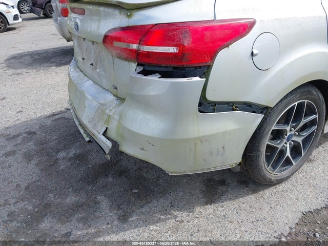 45185337 :رقم المزاد ، 1FADP3F28FL358418 vin ، 2015 Ford Focus Se مزاد بيع