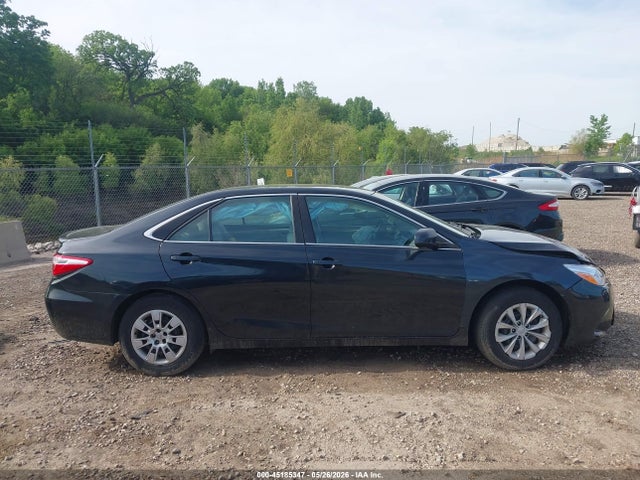 2016 Toyota Camry Le მანქანა იყიდება აუქციონზე, vin: 4T1BF1FK4GU604624, აუქციონის ნომერი: 45185347