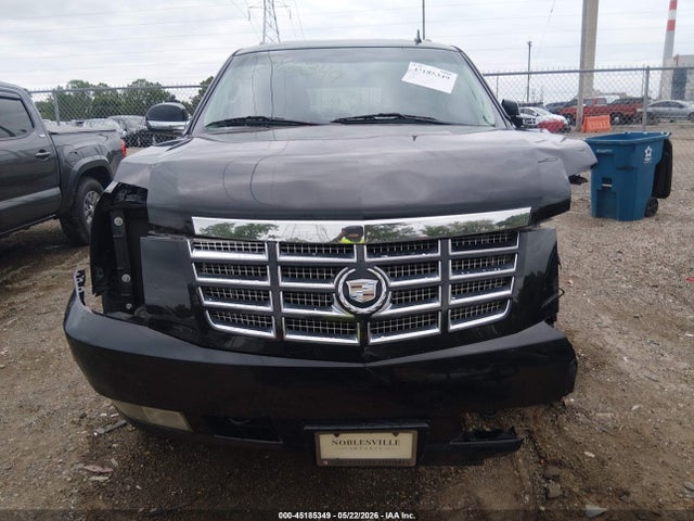 45185349 :رقم المزاد ، 1GYS4HEFXBR331752 vin ، 2011 Cadillac Escalade Esv Luxury مزاد بيع