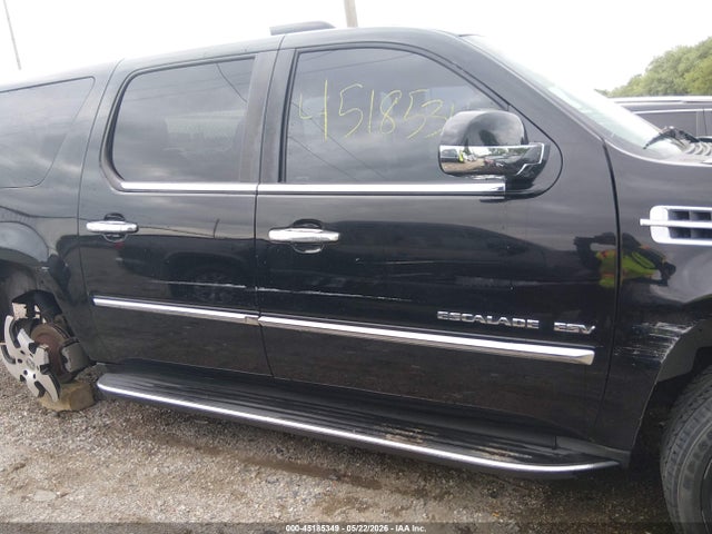 45185349 :رقم المزاد ، 1GYS4HEFXBR331752 vin ، 2011 Cadillac Escalade Esv Luxury مزاد بيع