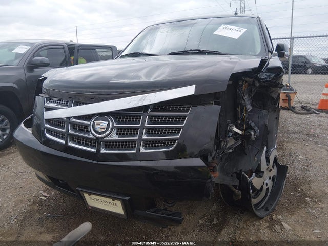 45185349 :رقم المزاد ، 1GYS4HEFXBR331752 vin ، 2011 Cadillac Escalade Esv Luxury مزاد بيع