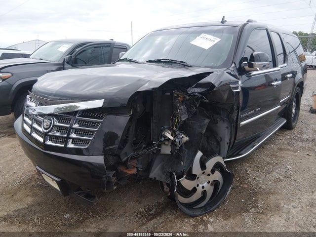 45185349 :رقم المزاد ، 1GYS4HEFXBR331752 vin ، 2011 Cadillac Escalade Esv Luxury مزاد بيع