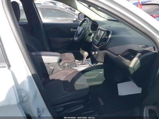 45185404 :رقم المزاد ، 1C4PJLCB8FW637489 vin ، 2015 Jeep Cherokee Latitude مزاد بيع