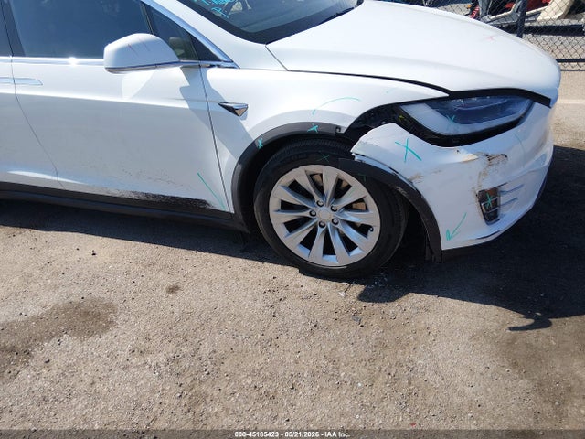 Tesla Model X 100d/75d/p100d 2018 5YJXCDE24JF136884 Image 19