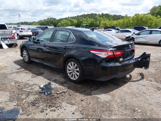 Продажа на аукционе авто 2020 Toyota Camry Le, vin: 4T1C11AK1LU355557, номер лота: 45185488