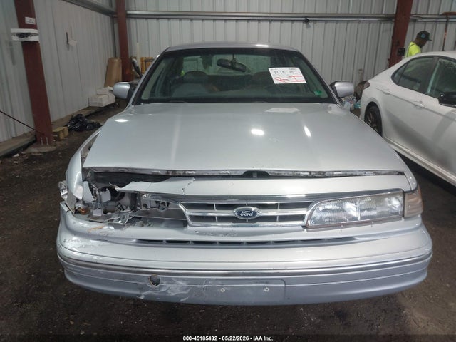 Продаж на аукціоні авто 1997 Ford Crown Victoria Lx, vin: 2FALP74W4VX220403, номер лоту: 45185492
