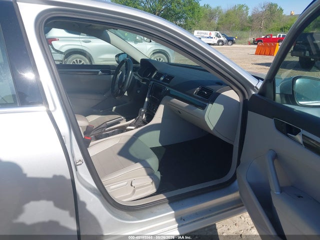 45185565 :رقم المزاد ، 1VWBT7A39GC014261 vin ، 2016 Volkswagen Passat 1.8t Se مزاد بيع