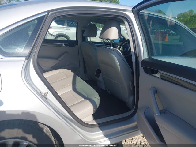 45185565 :رقم المزاد ، 1VWBT7A39GC014261 vin ، 2016 Volkswagen Passat 1.8t Se مزاد بيع