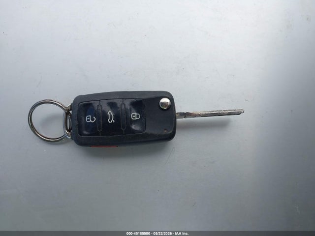 2013 Volkswagen Beetle 2.0t Turbo მანქანა იყიდება აუქციონზე, vin: 3VWV67ATXDM614852, აუქციონის ნომერი: 45185580