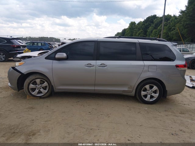 2011 Toyota Sienna Le V6 მანქანა იყიდება აუქციონზე, vin: 5TDKK3DC3BS043496, აუქციონის ნომერი: 45185647