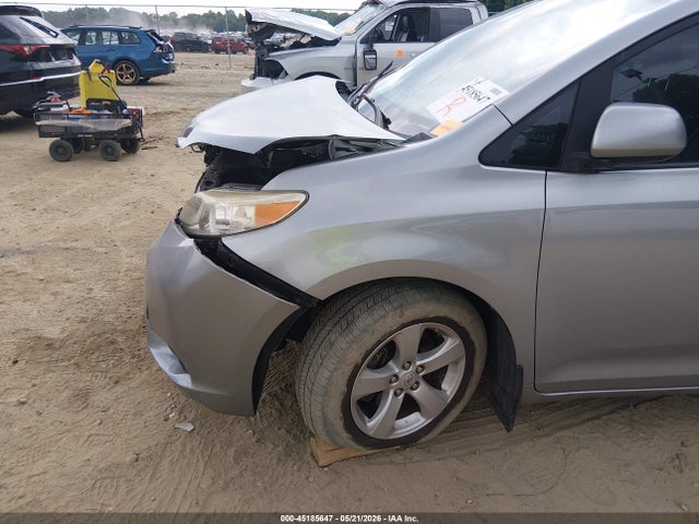 2011 Toyota Sienna Le V6 მანქანა იყიდება აუქციონზე, vin: 5TDKK3DC3BS043496, აუქციონის ნომერი: 45185647