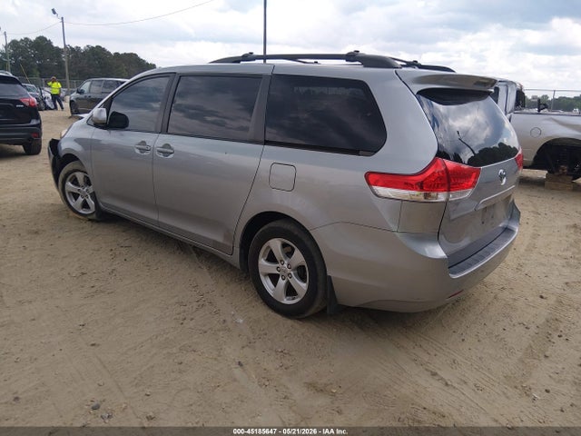 2011 Toyota Sienna Le V6 მანქანა იყიდება აუქციონზე, vin: 5TDKK3DC3BS043496, აუქციონის ნომერი: 45185647