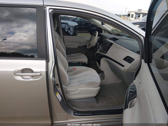 2011 Toyota Sienna Le V6 მანქანა იყიდება აუქციონზე, vin: 5TDKK3DC3BS043496, აუქციონის ნომერი: 45185647