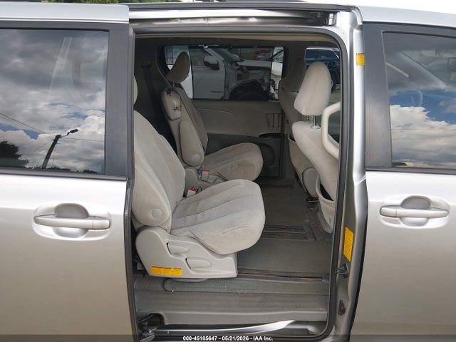 2011 Toyota Sienna Le V6 მანქანა იყიდება აუქციონზე, vin: 5TDKK3DC3BS043496, აუქციონის ნომერი: 45185647