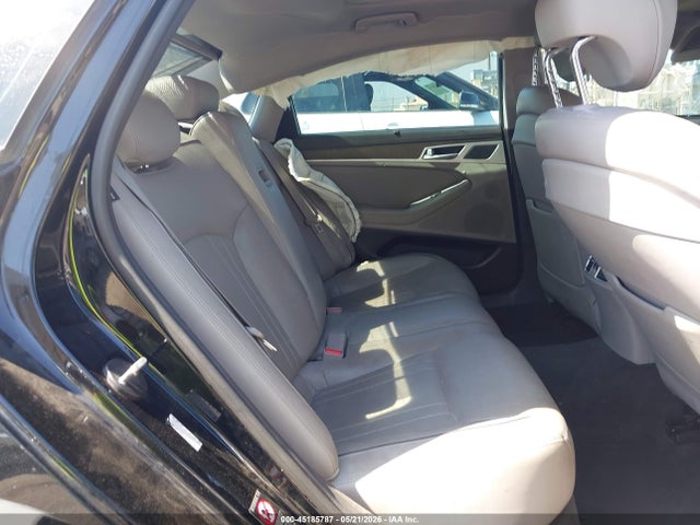 Hyundai Genesis 3.8 2015 KMHGN4JE1FU093562 Image 8