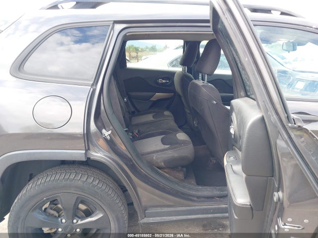 1C4PJLAB6HW577248 Jeep Cherokee Altitude Fwd