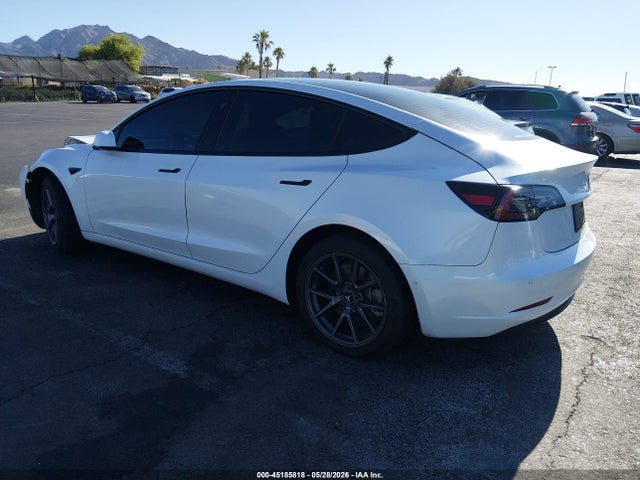 Tesla Model 3 Standard Range Plus Rear-wheel Drive 2021 5YJ3E1EA8MF871001 Image 3