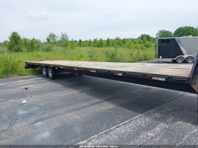 45185839 :رقم المزاد ، 4T93H4024NM402529 vin ، 2022 Trailmaxx Flatbed Gooseneck Trailer مزاد بيع