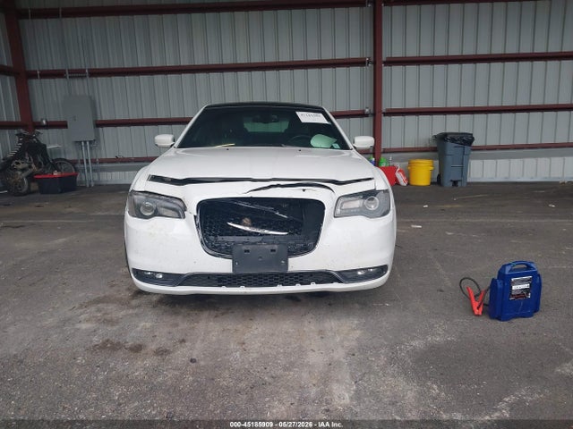 2016 Chrysler 300 300s მანქანა იყიდება აუქციონზე, vin: 2C3CCAGG2GH161912, აუქციონის ნომერი: 45185909
