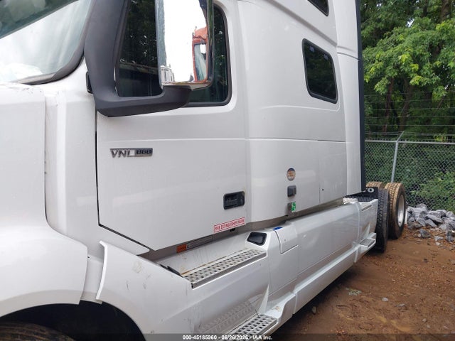 Продажа на аукционе авто 2024 Volvo Vnl, vin: 4V4NC9EH0RN637250, номер лота: 45185960