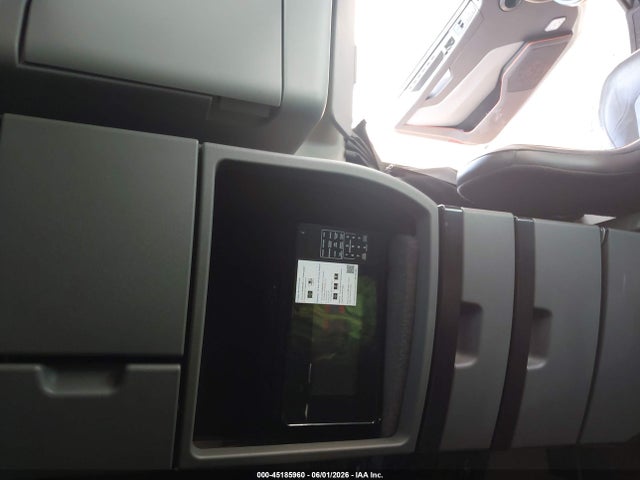 Продажа на аукционе авто 2024 Volvo Vnl, vin: 4V4NC9EH0RN637250, номер лота: 45185960