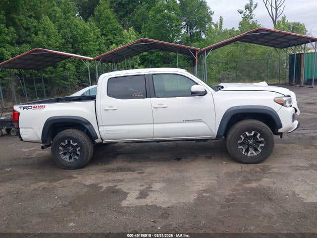 2017 Toyota Tacoma Trd Off Road მანქანა იყიდება აუქციონზე, vin: 3TMCZ5AN9HM048700, აუქციონის ნომერი: 45186019