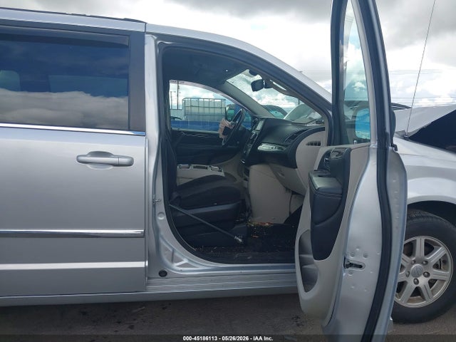 2011 Chrysler Town & Country Touring მანქანა იყიდება აუქციონზე, vin: 2A4RR5DG8BR723468, აუქციონის ნომერი: 45186113