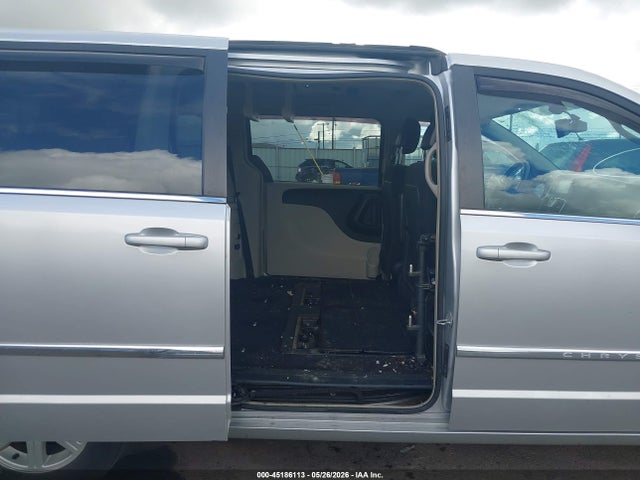 2011 Chrysler Town & Country Touring მანქანა იყიდება აუქციონზე, vin: 2A4RR5DG8BR723468, აუქციონის ნომერი: 45186113