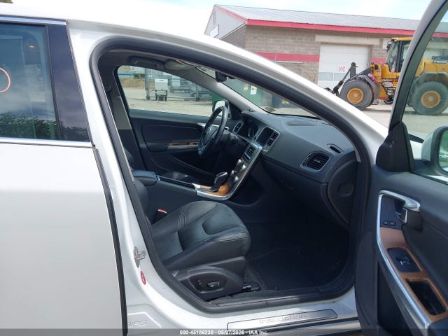 45186230 :رقم المزاد ، LYV612TM6GB093461 vin ، 2016 Volvo S60 Inscription T5 Platinum مزاد بيع