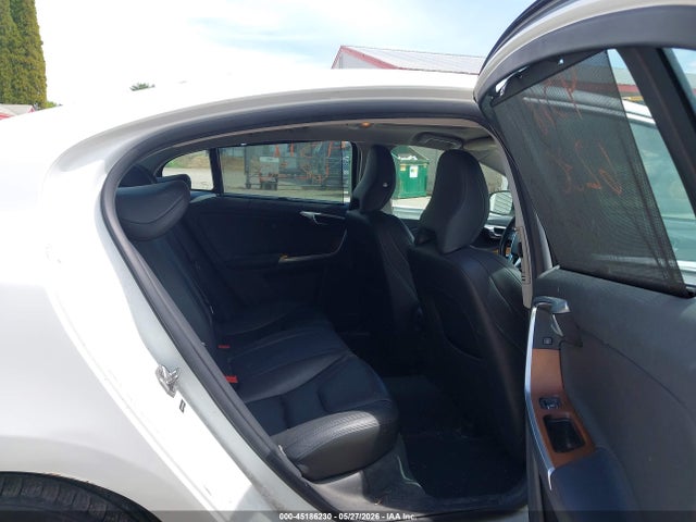 45186230 :رقم المزاد ، LYV612TM6GB093461 vin ، 2016 Volvo S60 Inscription T5 Platinum مزاد بيع