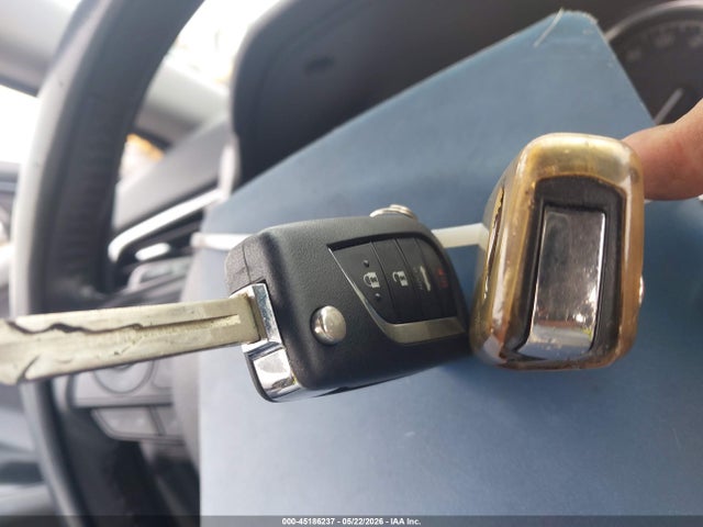 Продажа на аукционе авто 2018 Toyota Camry Se, vin: 4T1B11HK3JU523696, номер лота: 45186237