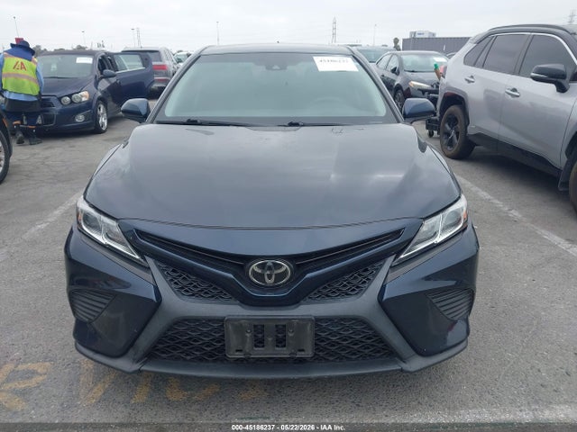 Продажа на аукционе авто 2018 Toyota Camry Se, vin: 4T1B11HK3JU523696, номер лота: 45186237