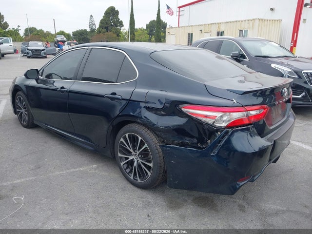 Продажа на аукционе авто 2018 Toyota Camry Se, vin: 4T1B11HK3JU523696, номер лота: 45186237