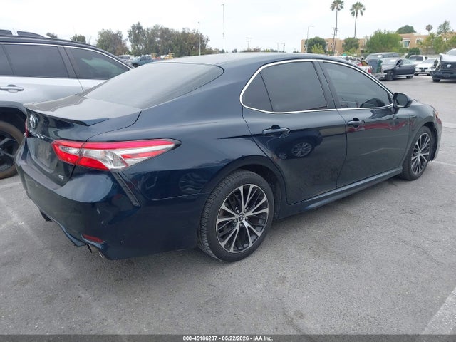 Продажа на аукционе авто 2018 Toyota Camry Se, vin: 4T1B11HK3JU523696, номер лота: 45186237