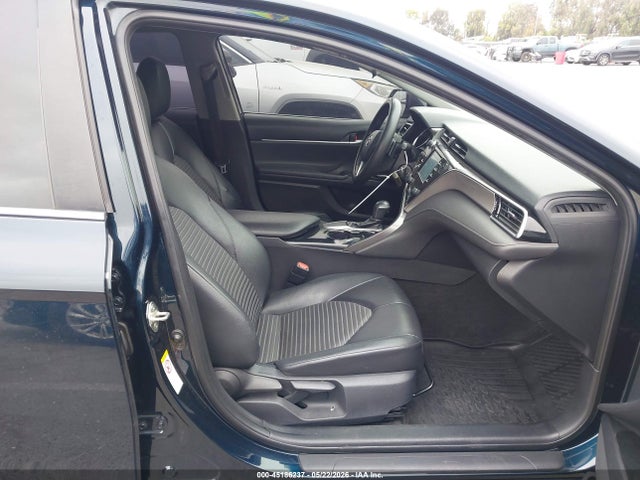 Продажа на аукционе авто 2018 Toyota Camry Se, vin: 4T1B11HK3JU523696, номер лота: 45186237