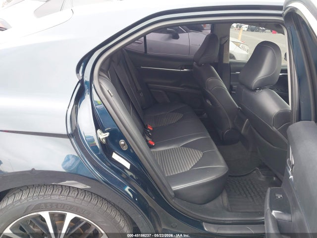 Продажа на аукционе авто 2018 Toyota Camry Se, vin: 4T1B11HK3JU523696, номер лота: 45186237