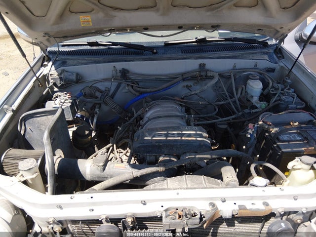 2002 Toyota Tundra Sr5 V8 მანქანა იყიდება აუქციონზე, vin: 5TBBT44152S305237, აუქციონის ნომერი: 45186313