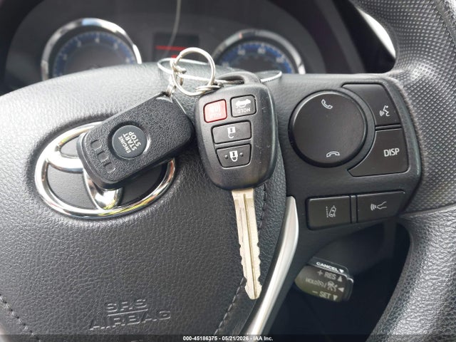 2017 Toyota Corolla Le მანქანა იყიდება აუქციონზე, vin: 5YFBURHE5HP650770, აუქციონის ნომერი: 45186375