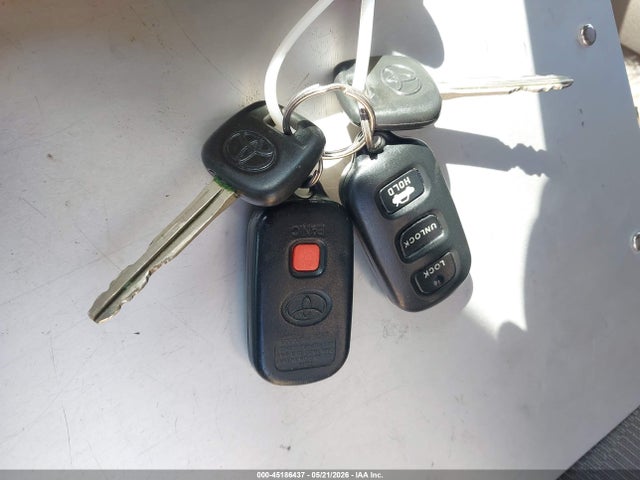 2005 Toyota Camry Le მანქანა იყიდება აუქციონზე, vin: 4T1BE32K65U029525, აუქციონის ნომერი: 45186437