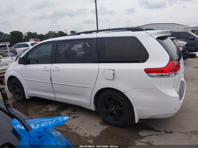 45186519 :رقم المزاد ، 5TDKK3DC3DS348550 vin ، 2013 Toyota Sienna Le V6 8 Passenger مزاد بيع