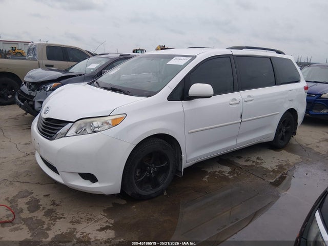 45186519 :رقم المزاد ، 5TDKK3DC3DS348550 vin ، 2013 Toyota Sienna Le V6 8 Passenger مزاد بيع