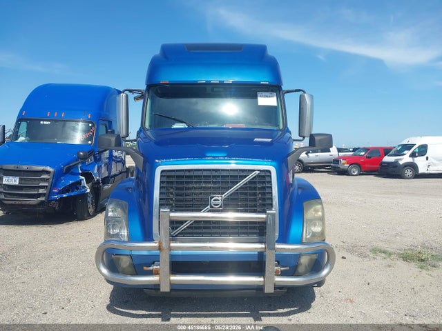 Продаж на аукціоні авто 2018 Volvo Vnl, vin: 4V4NC9EH5JN998493, номер лоту: 45186685