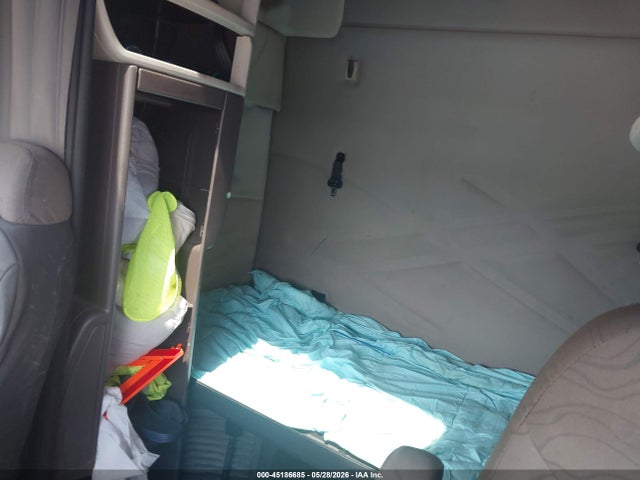 Продаж на аукціоні авто 2018 Volvo Vnl, vin: 4V4NC9EH5JN998493, номер лоту: 45186685